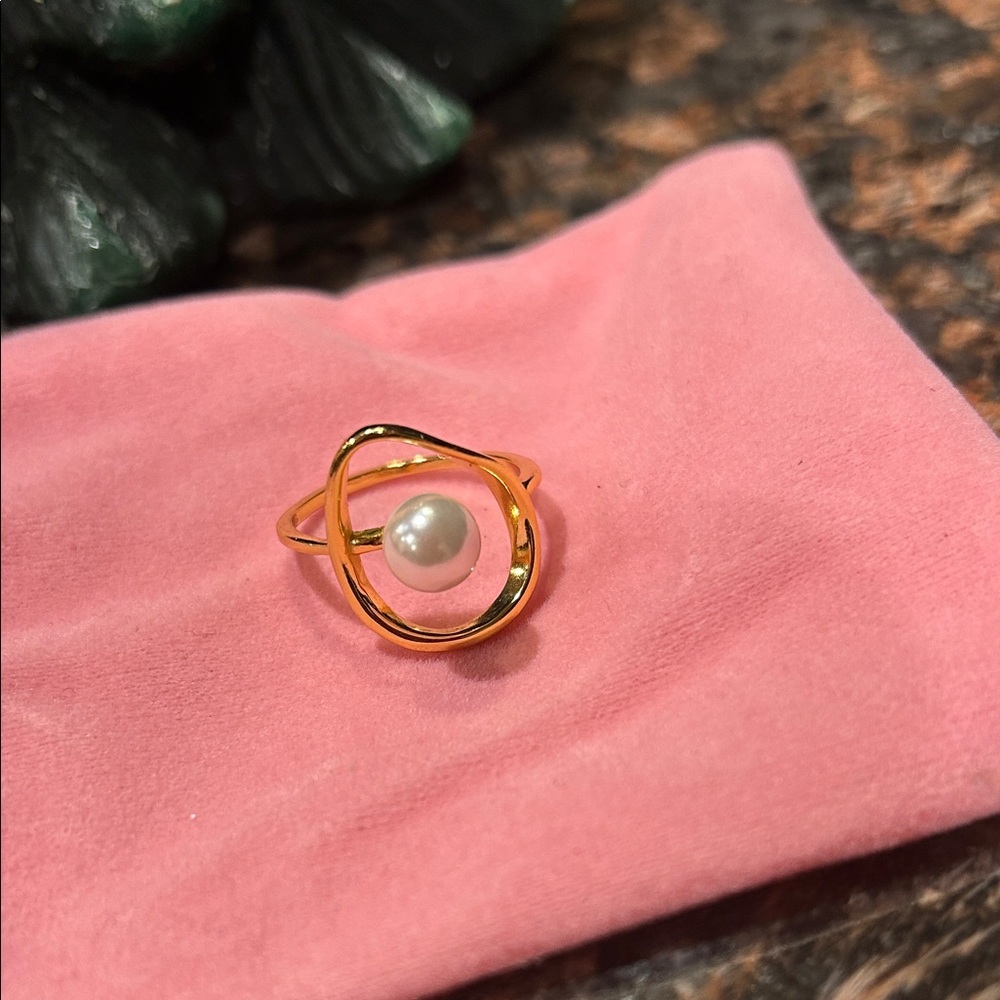 Elegant  Pearl Ring size 8
